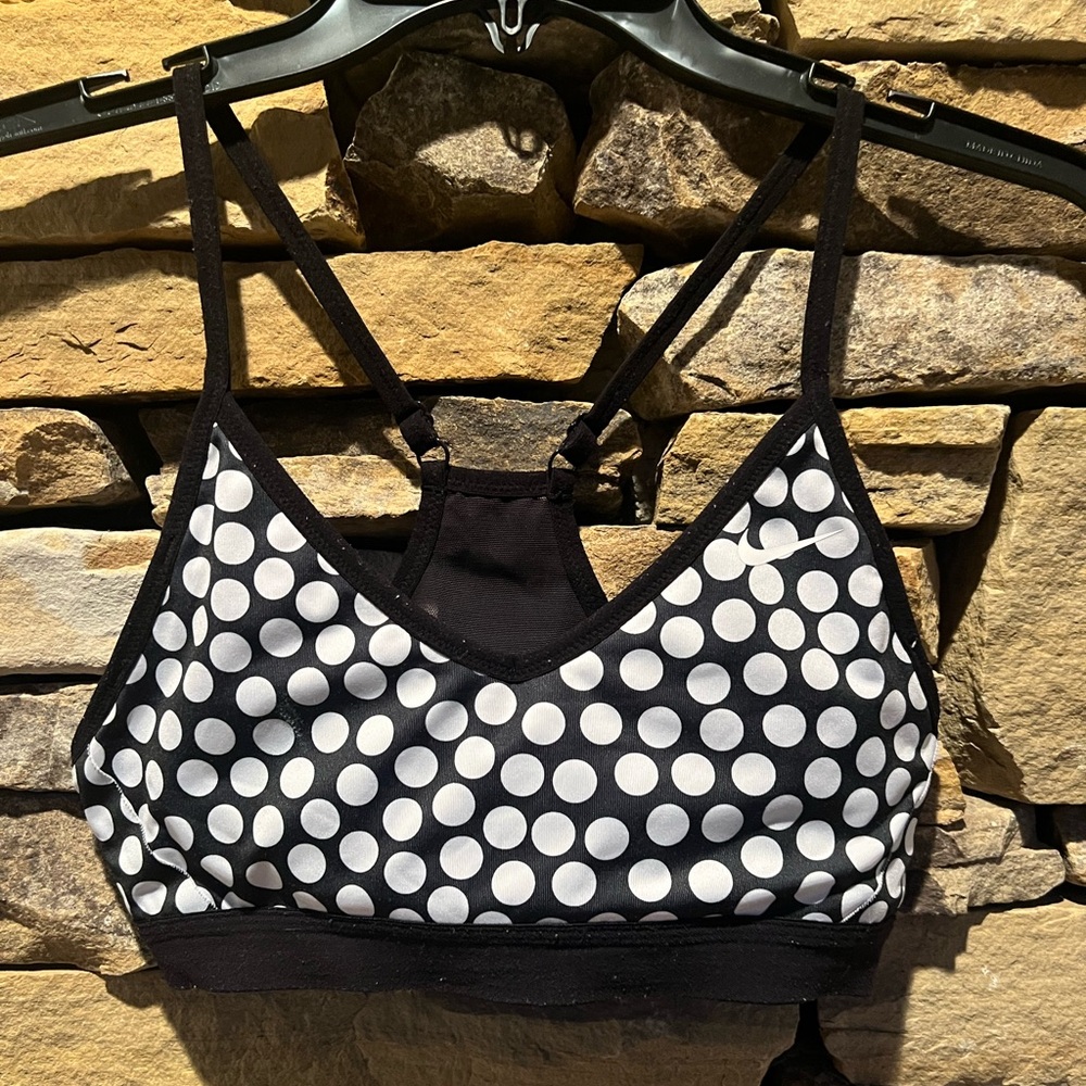 Nike size medium sports bra